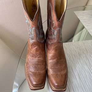 Cowgirl Boots Size 8